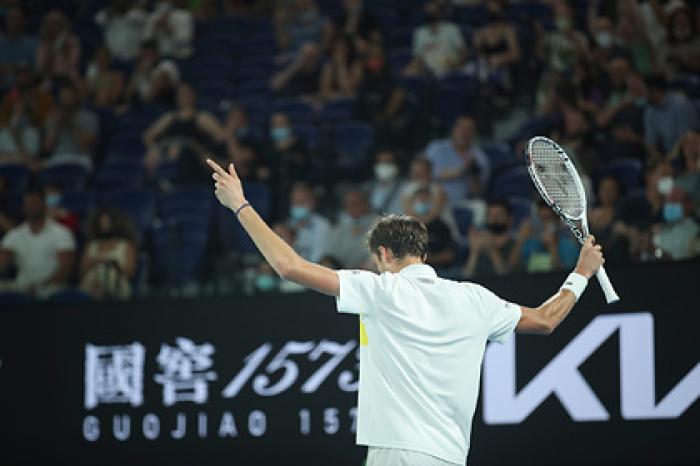 Сафин отреагировал на выход Медведева в финал Australian Open