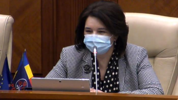 Scandal în şedinţa plenară. Monica Babuc nu-şi poate găsi locul în Parlament