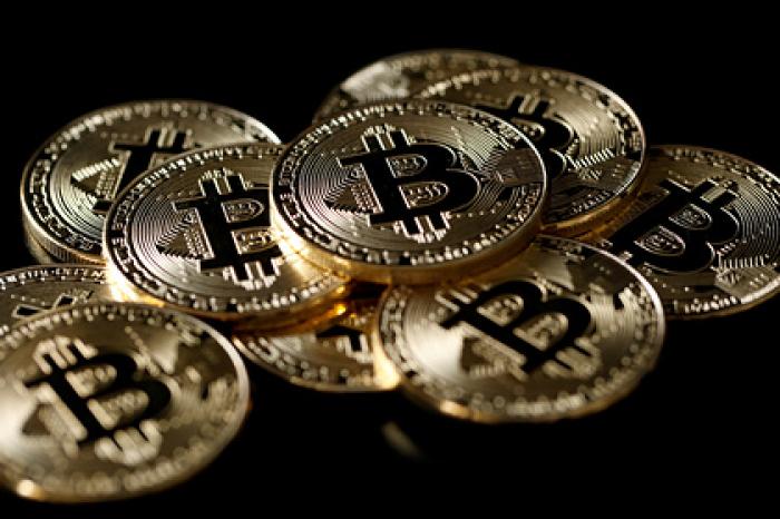 Стоимость биткоина резко упала ниже 50 тысяч долларов