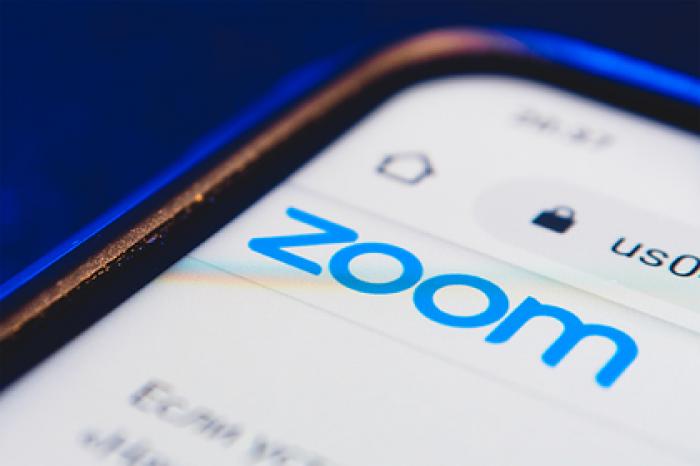 Студентка занялась сексом во время урока в Zoom