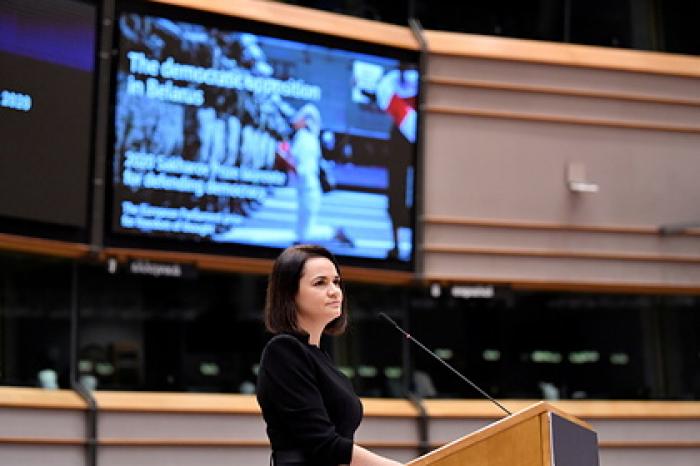 Тихановская посчитала насмешкой санкции ЕС против Белоруссии