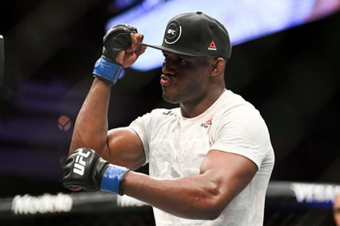 В сети появились лучшие моменты UFC 258