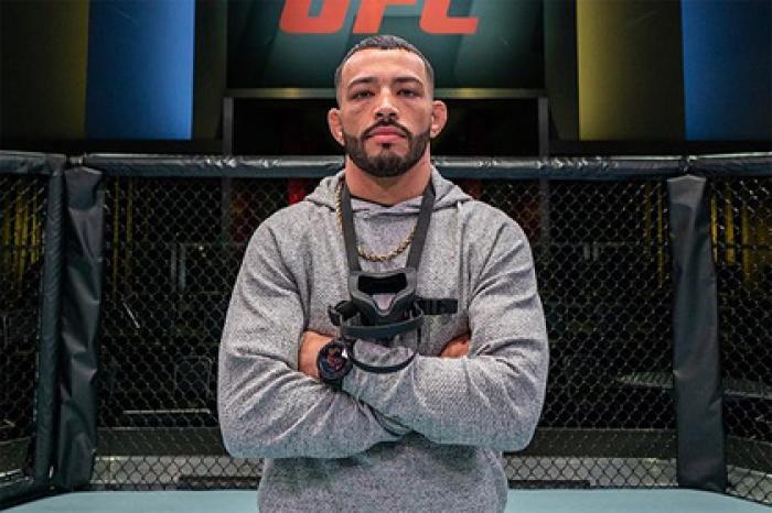 Американец из UFC поведал «забавную историю» о Нурмагомедове и страшных русских