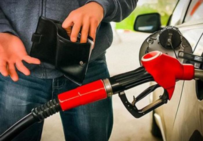 CONSILIERUL PREŞEDINTEI A SESIZAT PROCURATURA CU PRIVIRE LA "CONSIDERAŢIA DE CARTEL PE PIAŢA PRODUSELOR PETROLIERE"