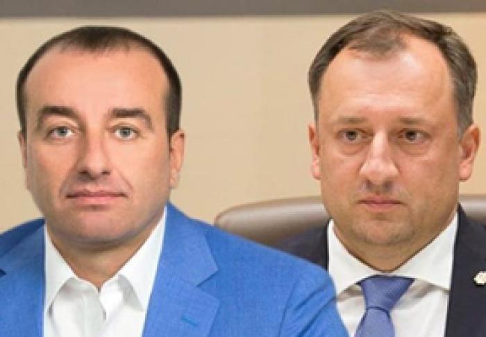 DEPUTAŢII PETRU JARDAN ŞI DENIS ULANOV AU PRIMIT STATUT DE BĂNUIŢI ÎN CAUZELE PENALE ÎN CARE SUNT VIZAŢI
