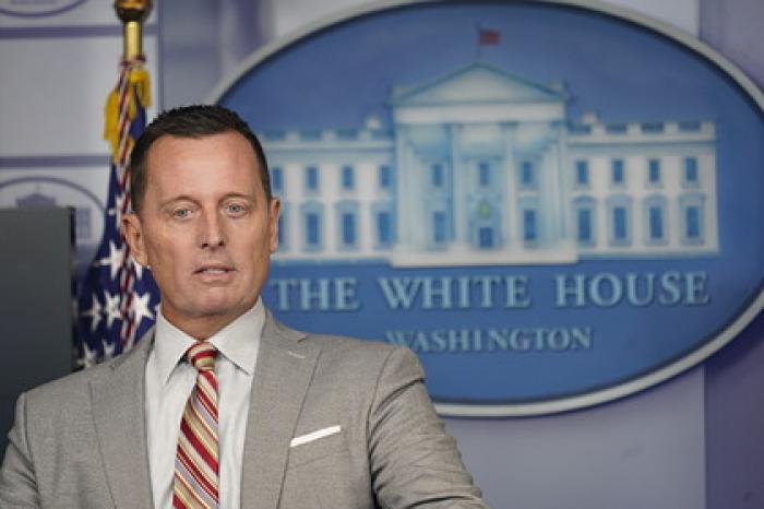 Экс-глава разведки США «стал президентом» и пошутил над падением Байдена