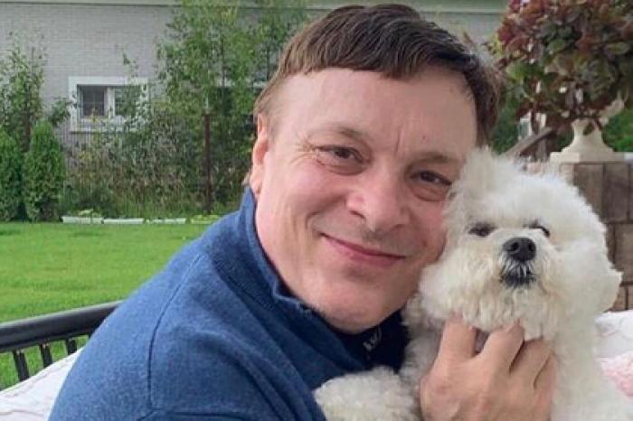 К словам Разина о популярных певицах-эскортницах призвали отнестись с юмором