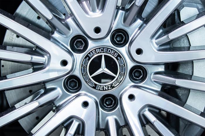 Mercedes понадеялся на китайские аккумуляторы и провалился