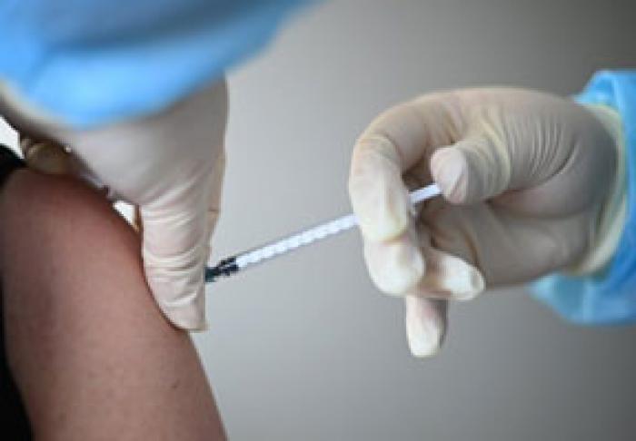 ÎN MOLDOVA MARȚI AU FOST VACCINAŢI ÎMPOTRIVA COVID-19 PRIMII MEDICI