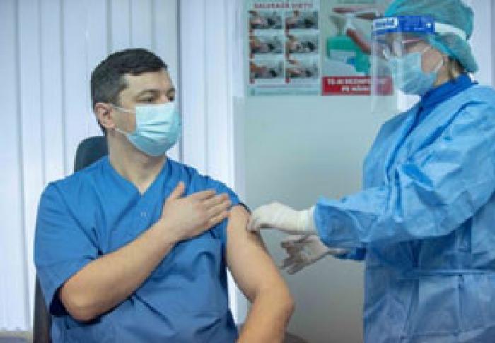 ÎN PRIMA ZI DE VACCINARE ÎMPOTRIVA COVID-19 AU FOST IMUNIZAŢI 751 DE MEDICI ŞI LUCRĂTORI MEDICALI