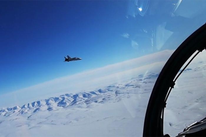 Перехват сверхзвукового нарушителя российским МиГ-31 показали на видео