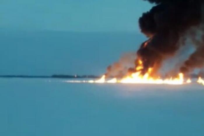 Пожар на Оби сняли на видео