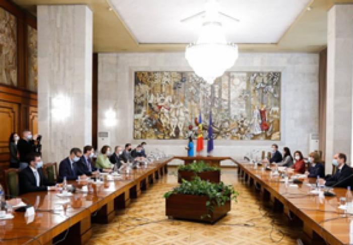 PREȘEDINTA MAIA SANDU A DISCUTAT CU EXPERȚII FRANCEZI DESPRE DEZVOLTAREA ECONOMICĂ ȘI SOCIALĂ A MOLDOVEI