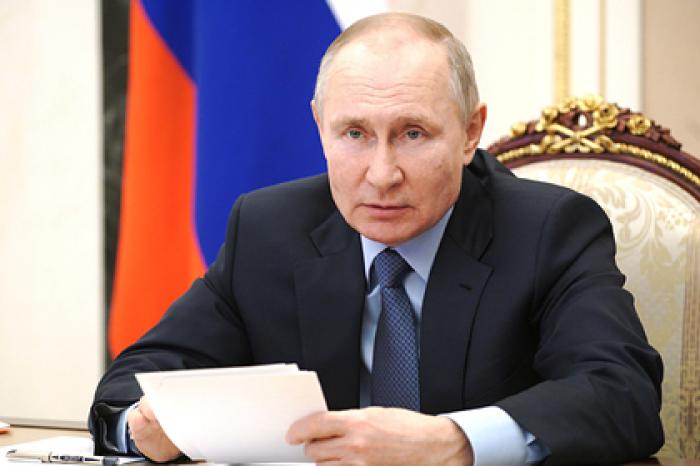 Путин предложил регулировать деятельность в интернете всемирным законом