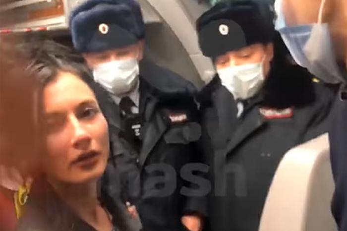 Российская телезвезда пронесла в самолет пиво и устроила дебош на борту