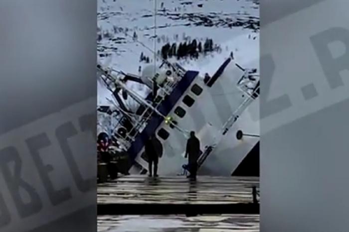 Российский траулер опрокинулся в Норвегии при спуске на воду