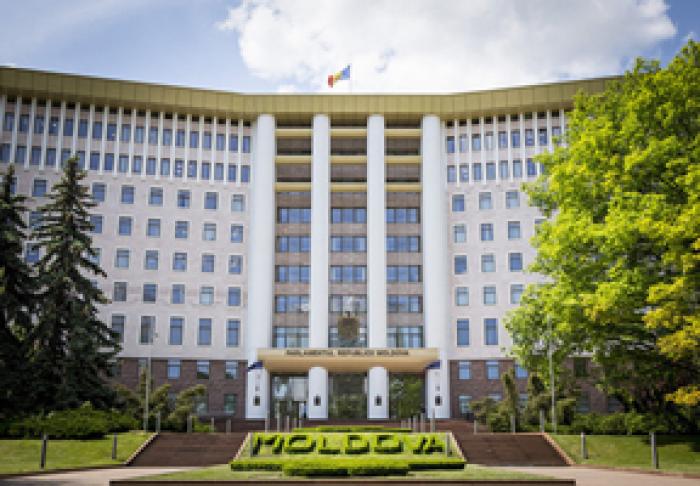SONDAJ: ÎN CAZUL ALEGERILOR ÎN URMĂTORUL PARLAMENT AR AVEA ŞANSA SĂ TREACĂ TREI PARTIDE