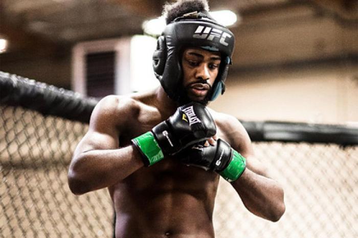 Стерлинг высказался о незаслуженном поясе чемпиона UFC