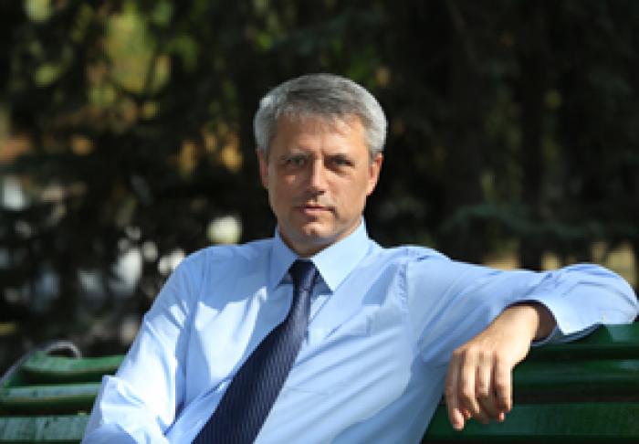 UN EXPERTUL CONSIDERĂ CĂ ESTE NECESARĂ ANULAREA IMUNITĂŢII TUTUROR FUNCŢIONARILOR