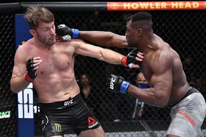 В сети появилось видео лучших моментов UFC 260