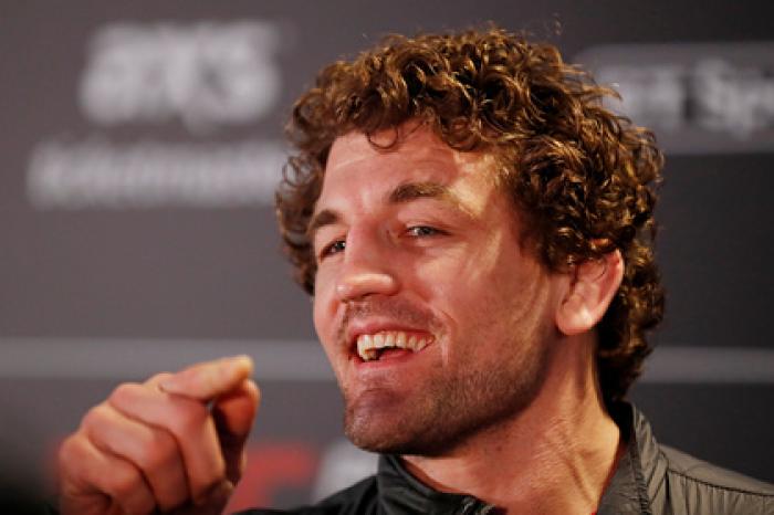 Бывшего бойца UFC заподозрили в сдаче боя звезде YouTube
