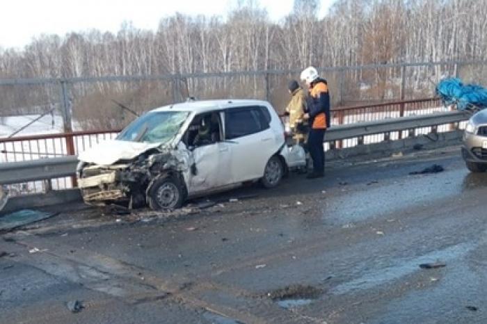 Двое россиян погибли в ДТП под Новосибирском