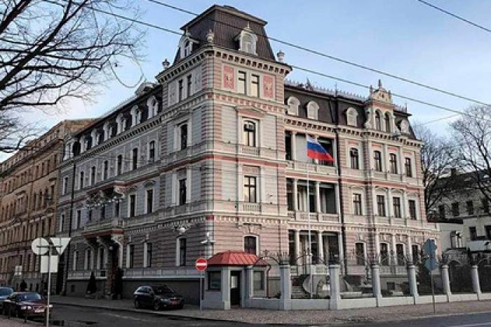 Литва и Латвия решили выслать российских дипломатов