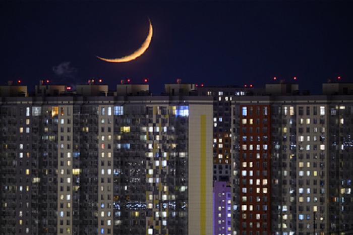 Москвичи бросились выбирать квартиры по ночам