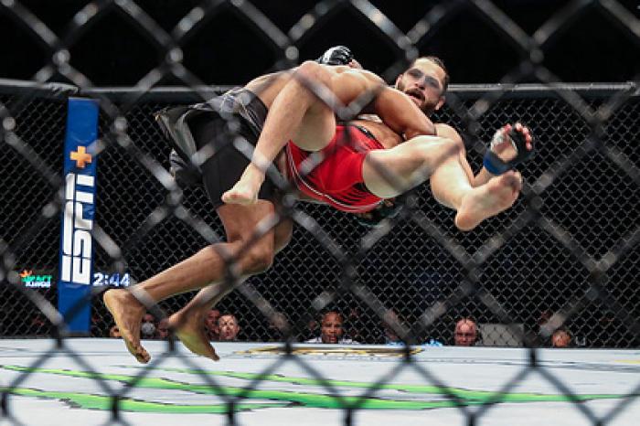 Названы доходы рядовых бойцов UFC