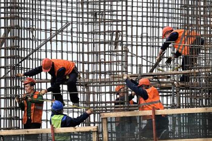 Названы сферы работы с самыми частыми премиями в России