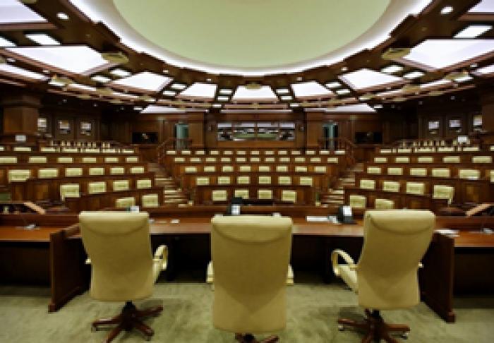ÎN CAZUL ALEGERI ANTICIPATE ÎN PARLAMENT AU ŞANSA DE A TRECE TREI SAU PATRU PARTIDE