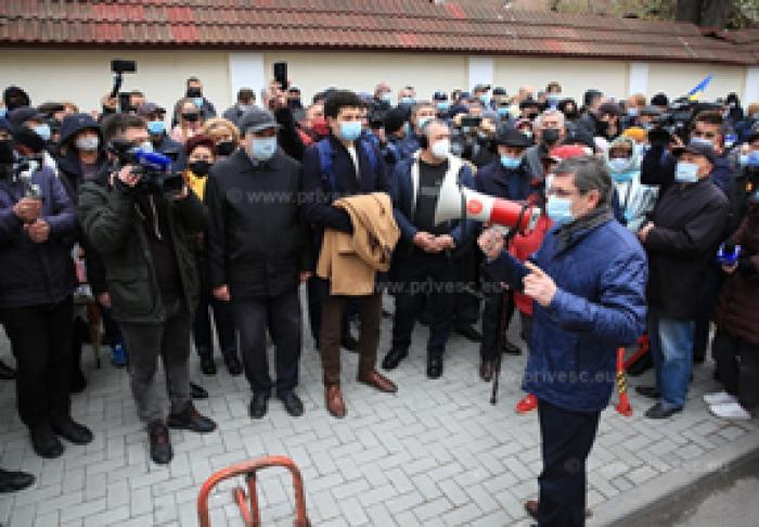 PARTIDUL „ACȚIUNE ȘI SOLIDARITATE” A CERUT SUSŢINĂTORILOR SĂI SĂ APERE CONSTITUŢIA ŞI CURTEA CONSTITUŢIONALĂ