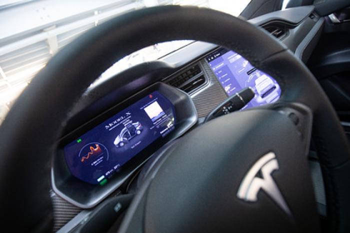 Прибыль Tesla выросла в 27 раз и стала рекордной