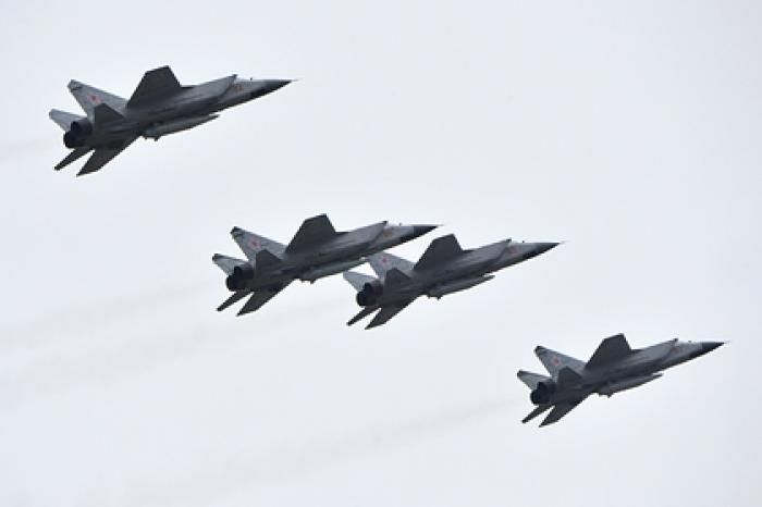 Российский МиГ-31 перехватил американский самолет-разведчик над Тихим океаном