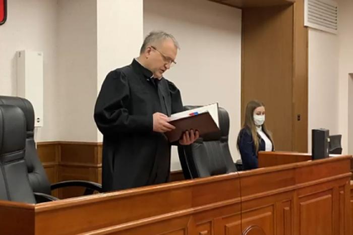 Суд прекратил дело застреленного спецназом из-за рулонов обоев россиянина