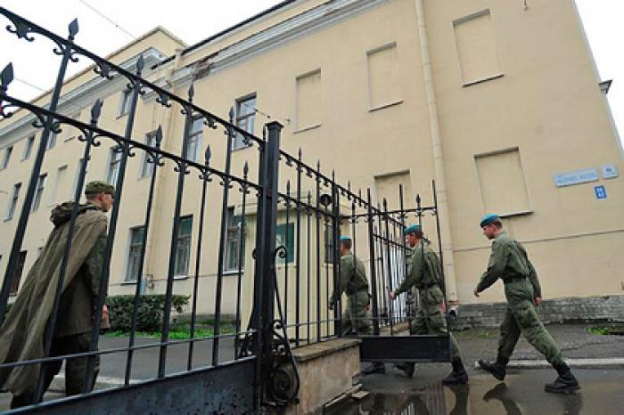 Трое кавказцев подрались с курсантами в Петербурге