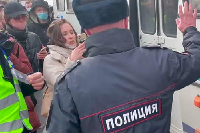 Власти объяснили задержание журналистов CNN у колонии в Покрове