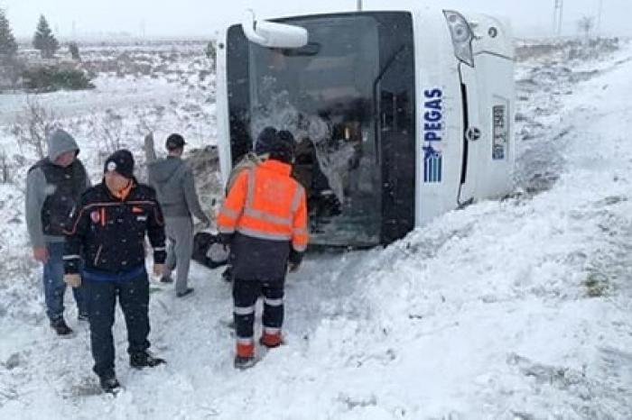 В результате ДТП в Турции погиб российский турист и десятки пострадали