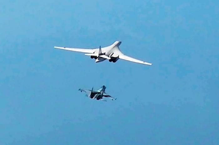 В России рассказали о болтанке Ту-160 и Су-35