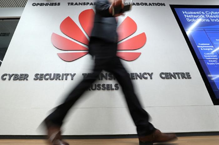 Китай пригрозил ответным ударом по Европе за запрет Huawei