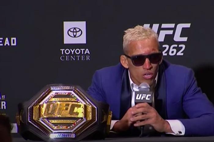 Новый чемпион UFC Оливейра прокомментировал свою победу