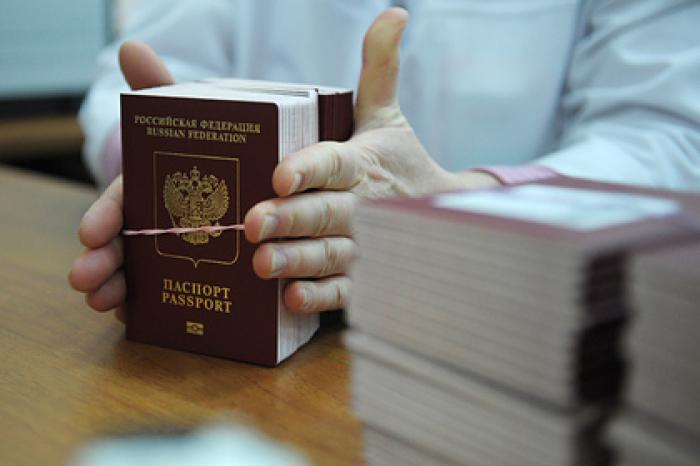 Раскрыто число невыездных россиян из-за долгов