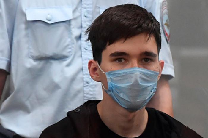 С напавшим на школу в Казани «что-то случилось» за полгода до атаки