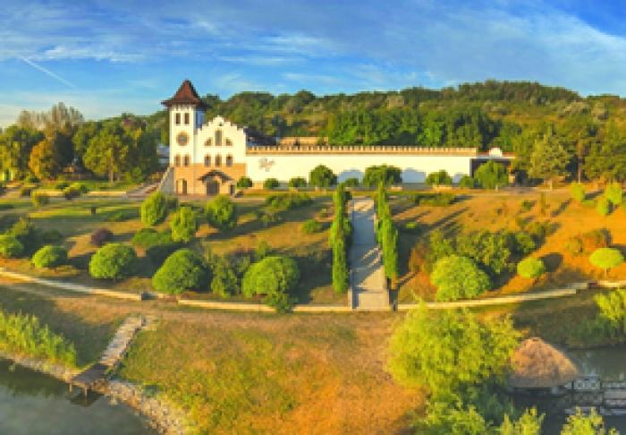 VINĂRIA PURCARI A CUMPĂRAT O PARTICIPAŢIE DE 10% PLATFORMEI ONLINE DE VÂNZAREA 8WINES.COM (REPUBLICA CEHĂ)