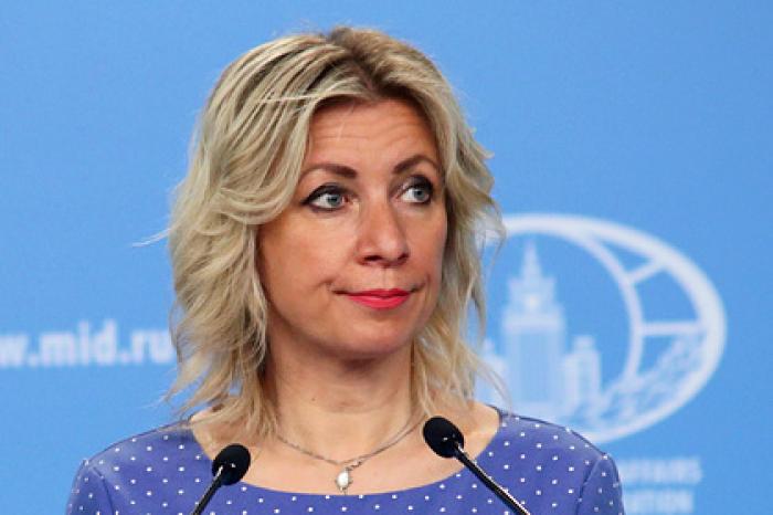 Захарова заявила о поспешном открытии границ для туристов