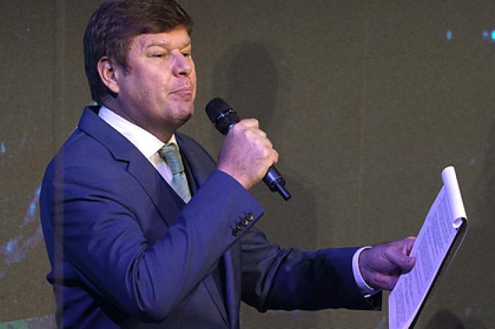 Губерниев ответил на вопрос о постановочном характере скандала с Бузовой