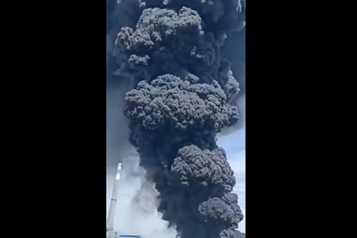 Мощный взрыв на заводе по производству поликремния в Китае попал на видео