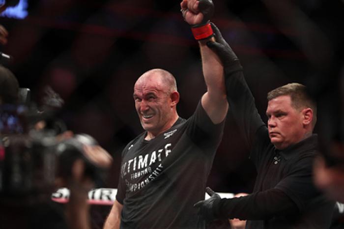 Олейник обратился к фанатам после третьего подряд поражения в UFC