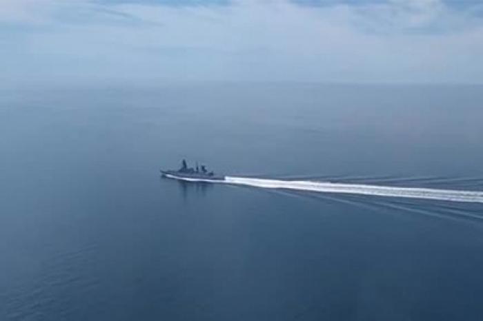 Появилось видео инцидента с нарушившим границу России британским эсминцем
