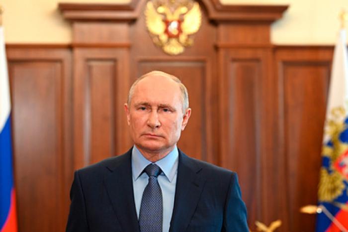 Путин предупредил россиян о риске поездок за границу